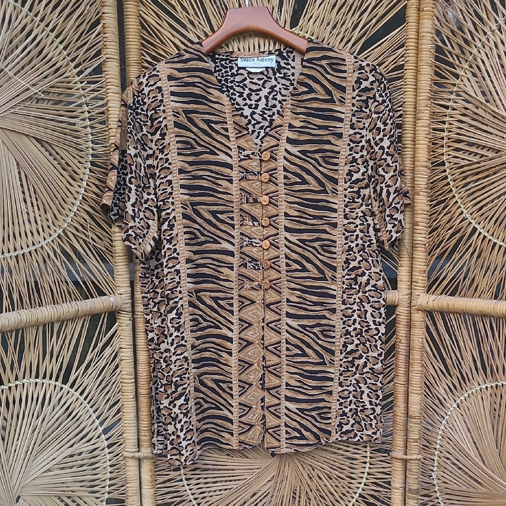 Vintage Sharon Anthoby M Womens Animal Print Button-Up Shirt